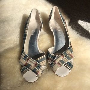 NWOT Seychelles plaid heels, never been worn excellent condition